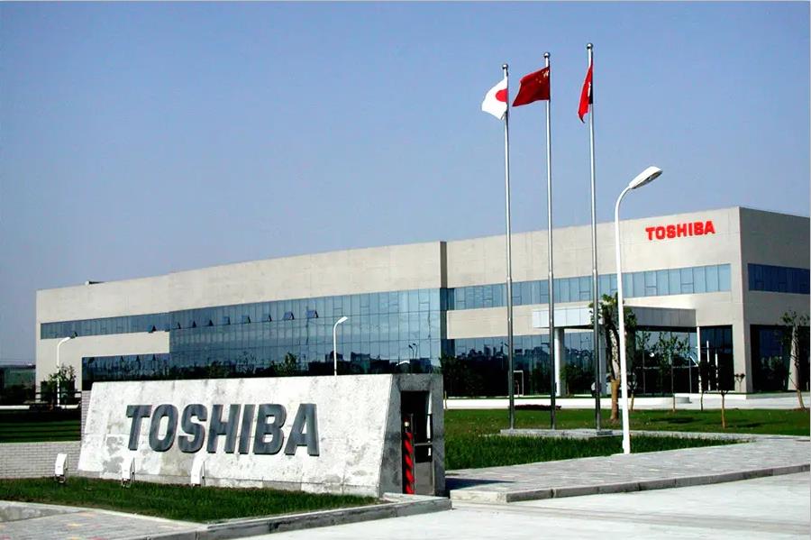 Vehicle traveling data recorder